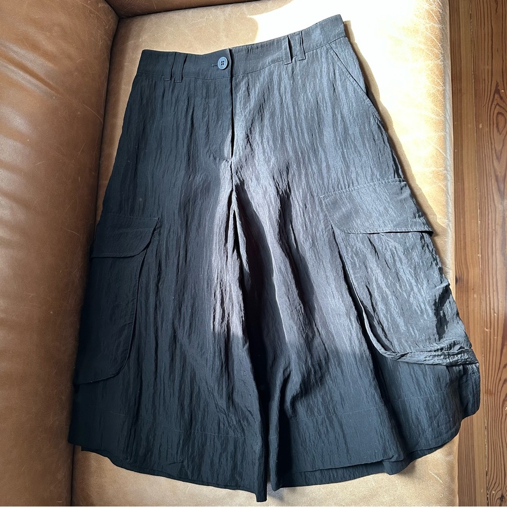 COS Longline Cargo Shorts black minimal summer spring contemporary knee length
